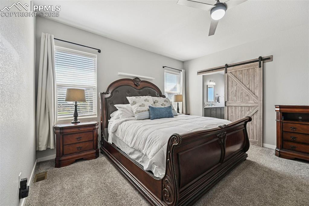 Image 16 of 45: Bedroom