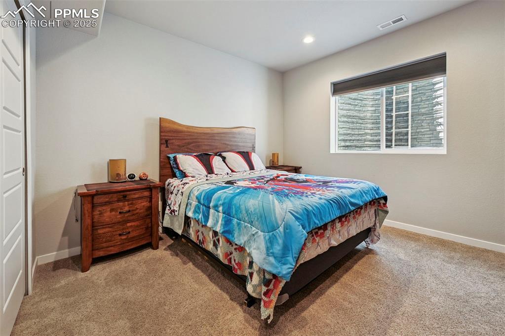 Image 28 of 45: Bedroom