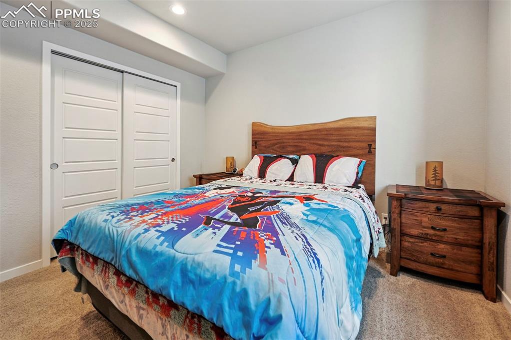 Image 29 of 45: Bedroom