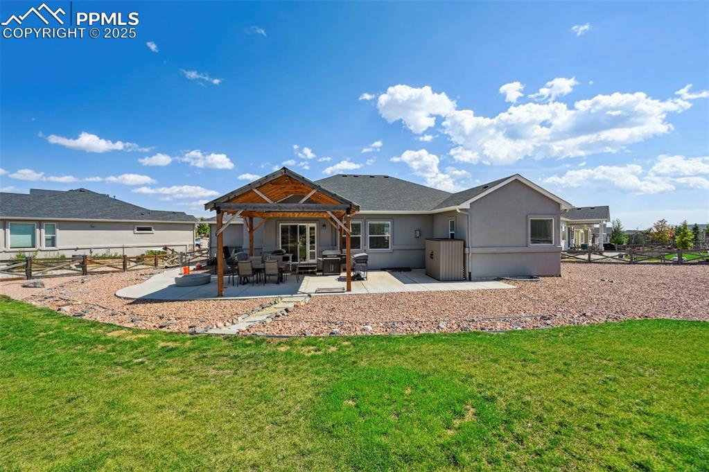 Image 37 of 45: Back of Structure