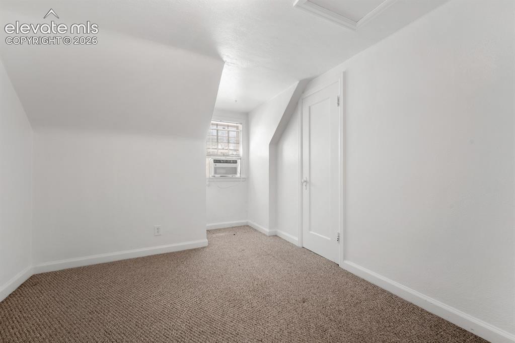 Image 28 of 44: Bonus Room