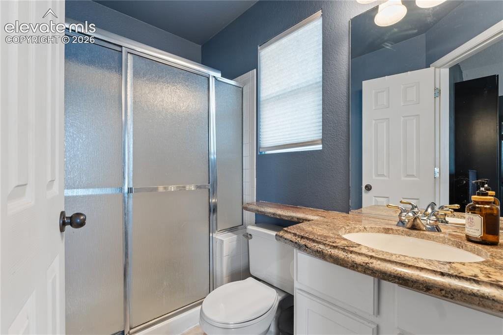 Image 22 of 28: Bathroom