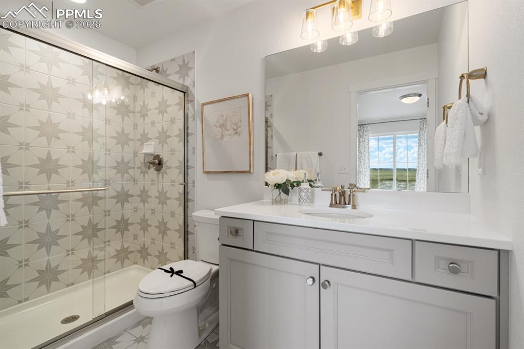 Image 24 of 50: Bathroom