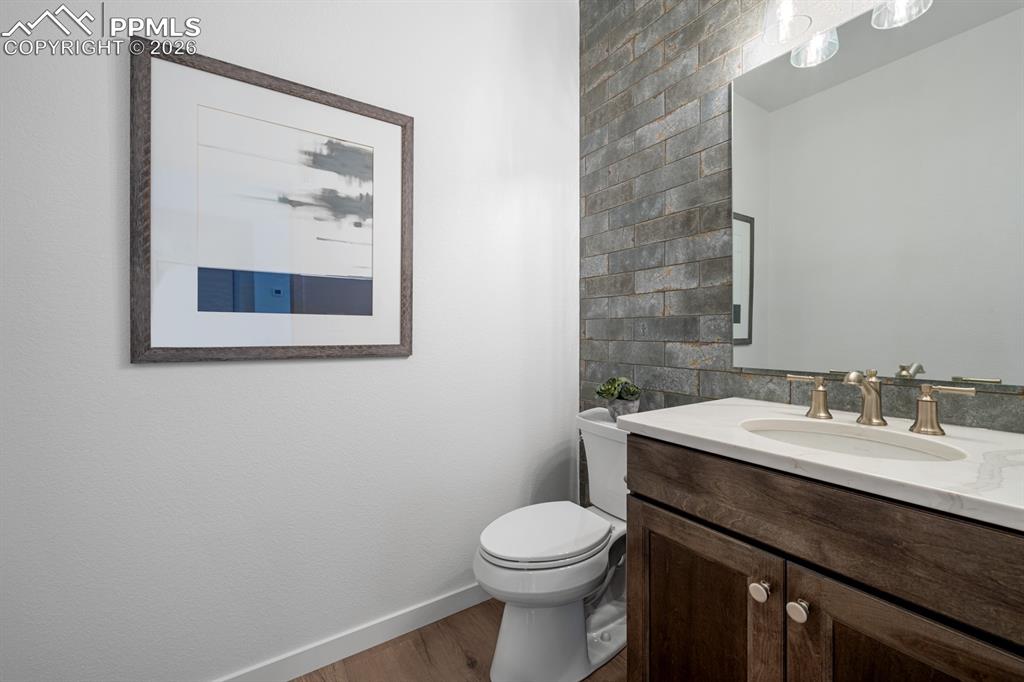 Image 3 of 50: Bathroom