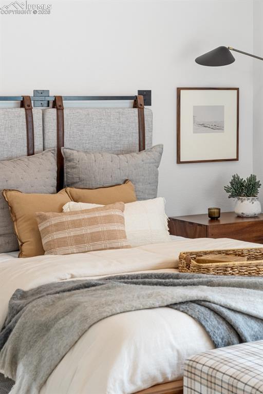 Image 48 of 50: Bedroom