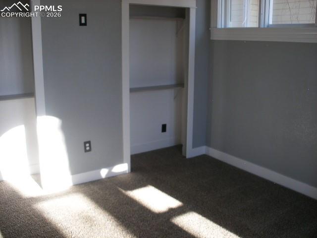 Image 27 of 44: Bedroom