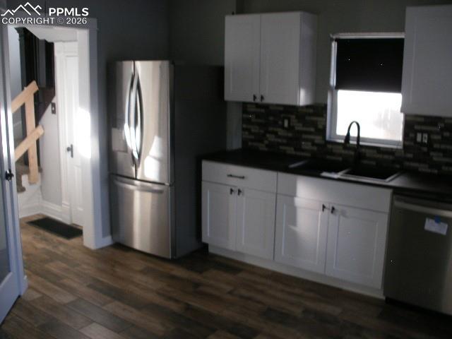 Image 3 of 44: Kitchen