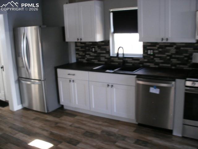 Image 5 of 44: Kitchen