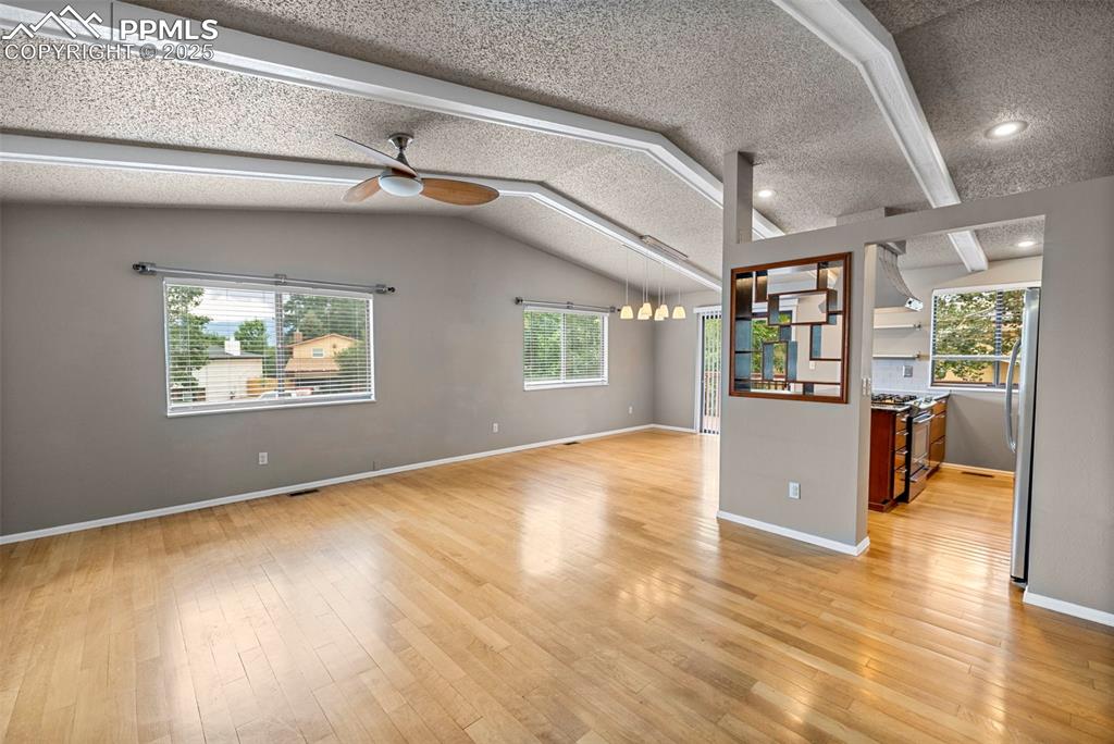 Image 9 of 50: Living Room
