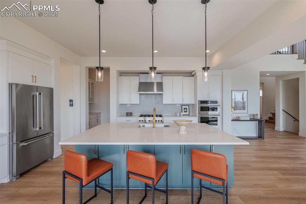 Image 10 of 43: Kitchen