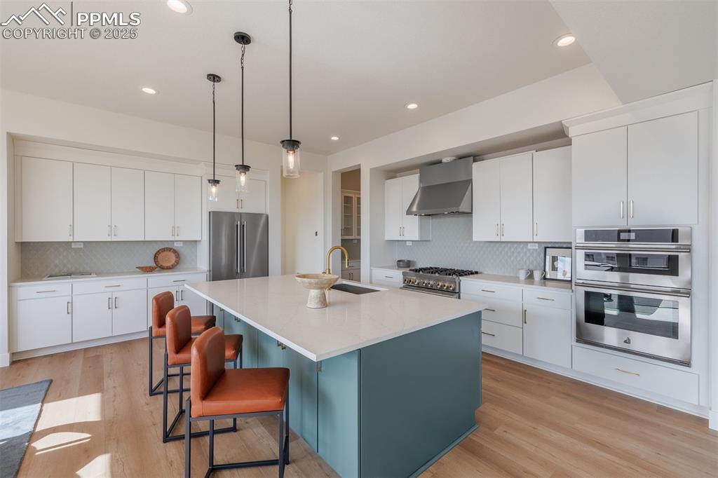 Image 11 of 43: Kitchen