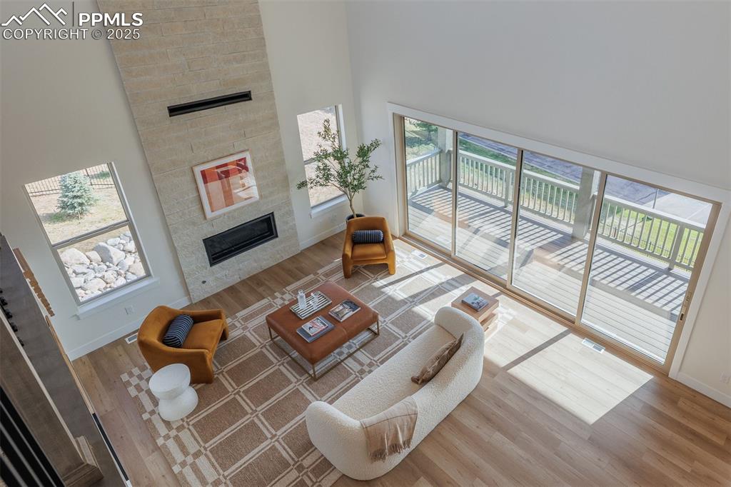 Image 15 of 43: Living Room