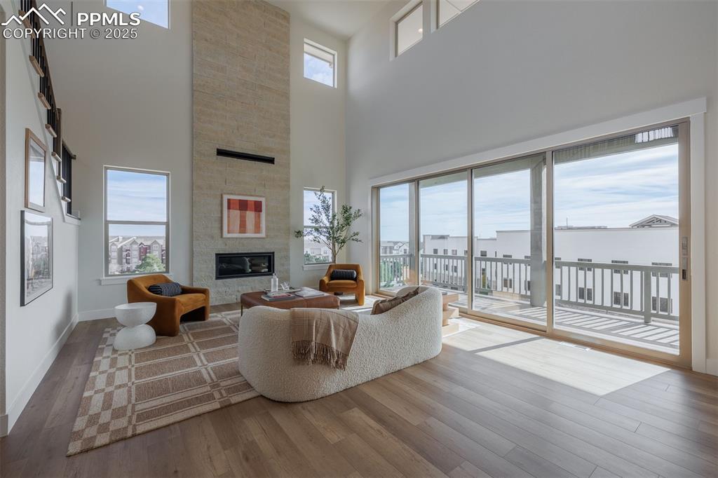 Image 17 of 43: Living Room