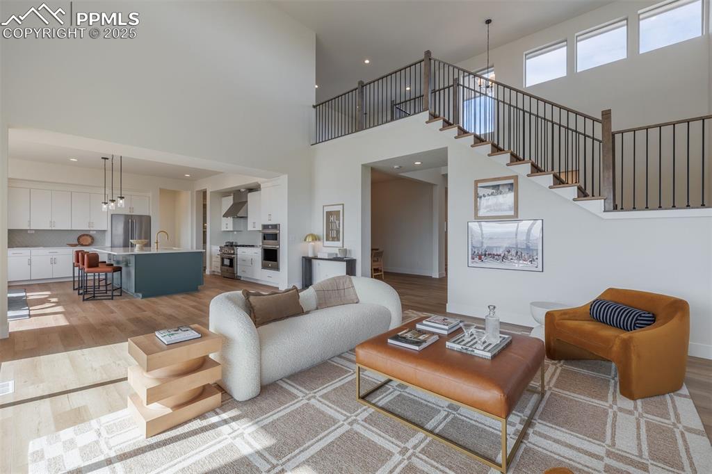 Image 18 of 43: Living Room