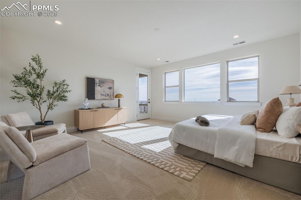 Image 24 of 43: Bedroom