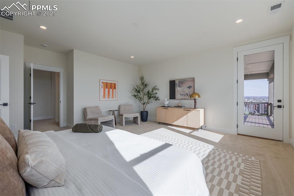 Image 25 of 43: Bedroom