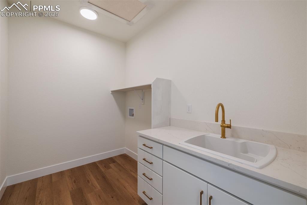 Image 35 of 43: Laundry