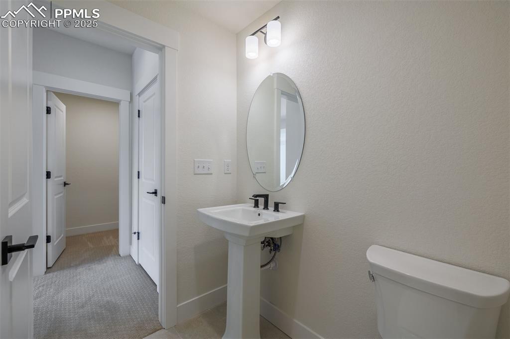 Image 39 of 43: Bathroom