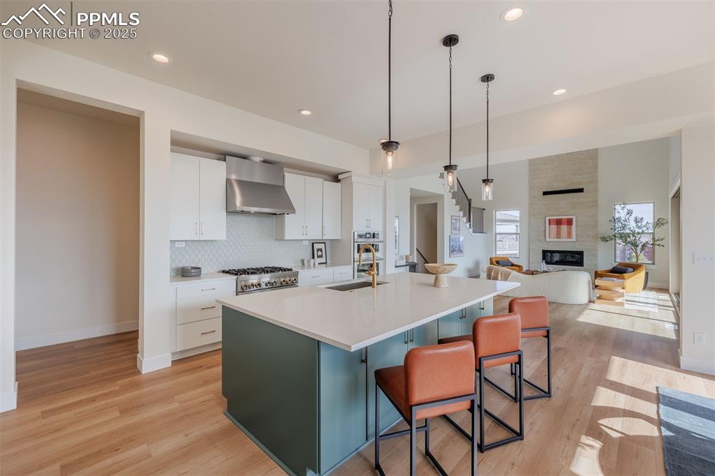 Image 9 of 43: Kitchen