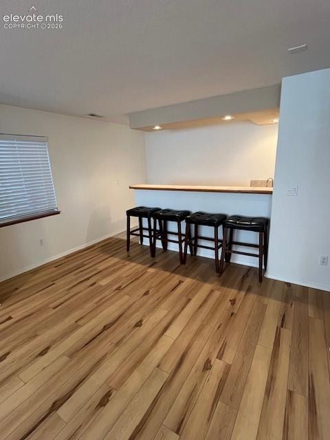 Image 14 of 18: Wet Bar