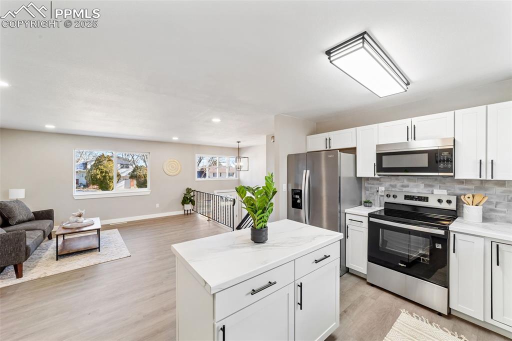 Image 13 of 43: Kitchen