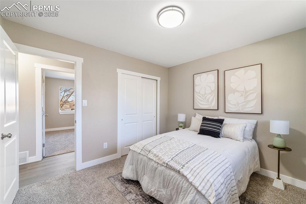 Image 21 of 43: Bedroom