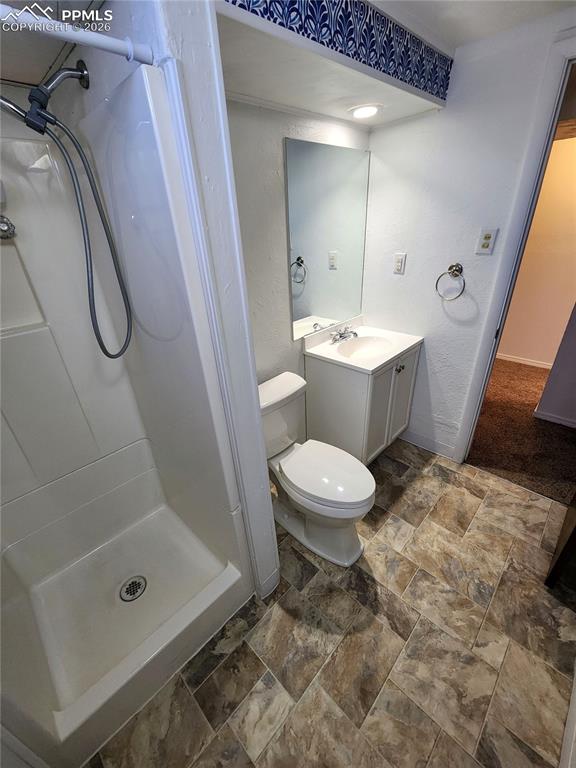 Image 13 of 44: Bathroom