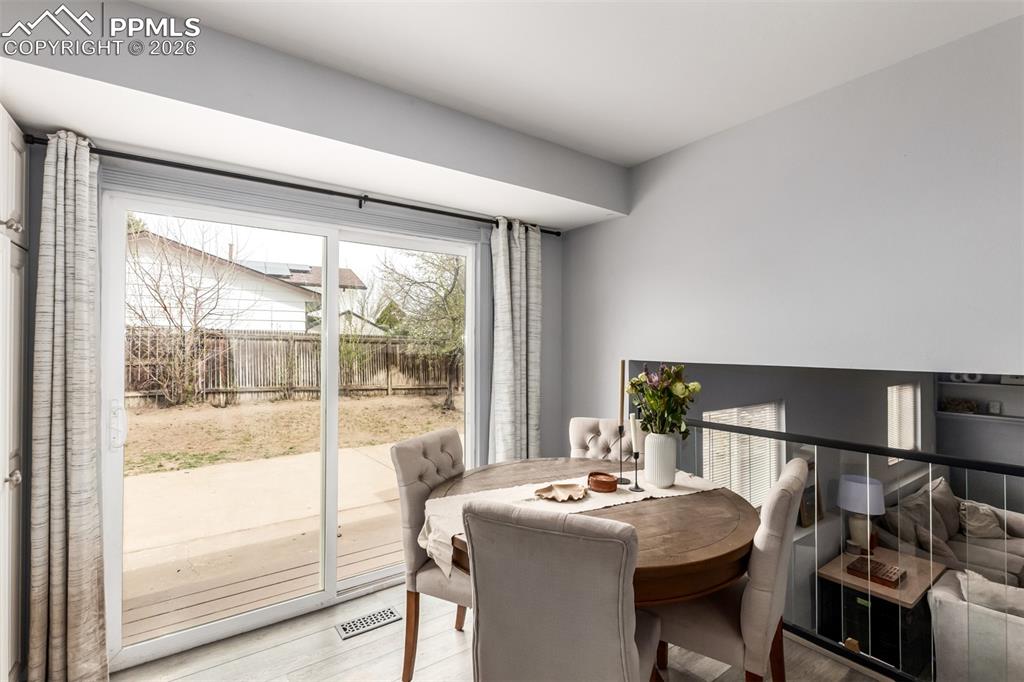 Image 11 of 41: Dining Area