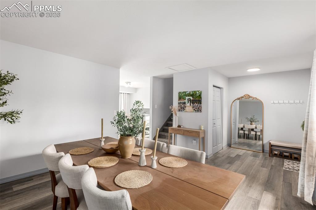 Image 14 of 41: Dining Area