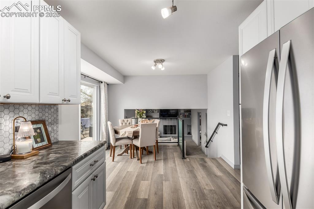 Image 18 of 41: Kitchen