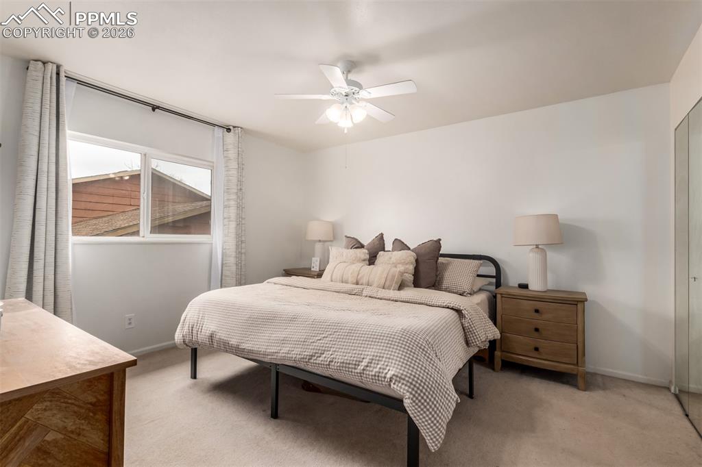 Image 19 of 41: Bedroom