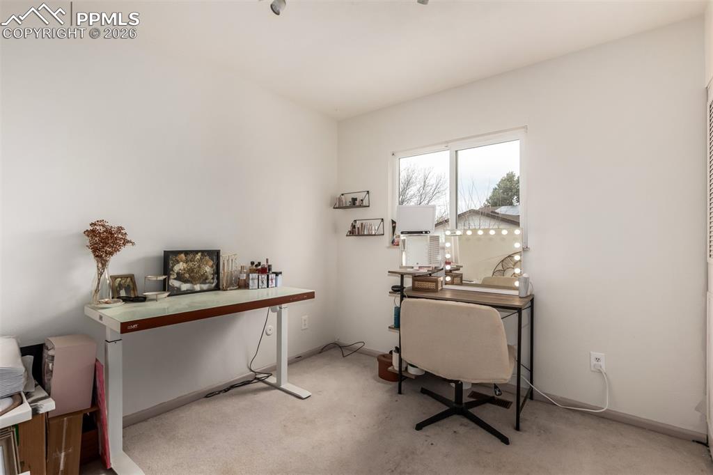 Image 29 of 41: Office