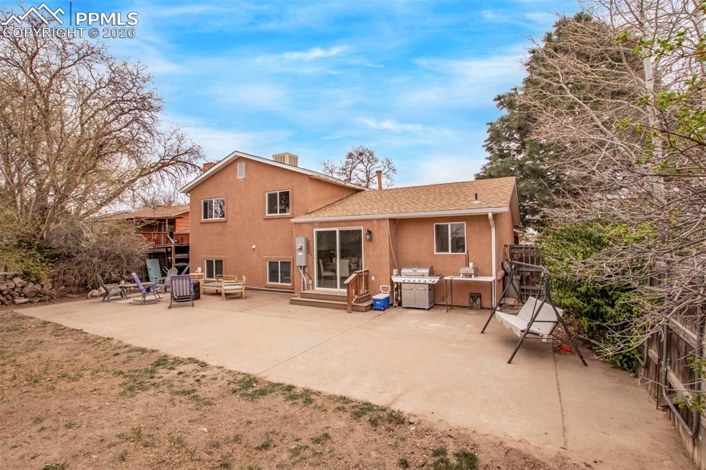 Image 33 of 41: Back of Structure