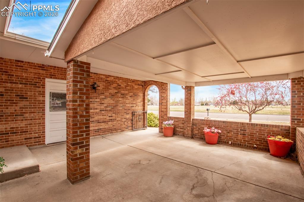 Image 5 of 41: Patio