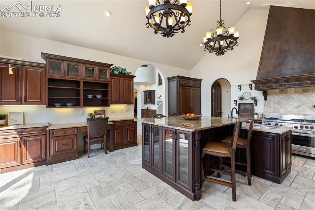 Image 11 of 50: Built in coffee bar, mini