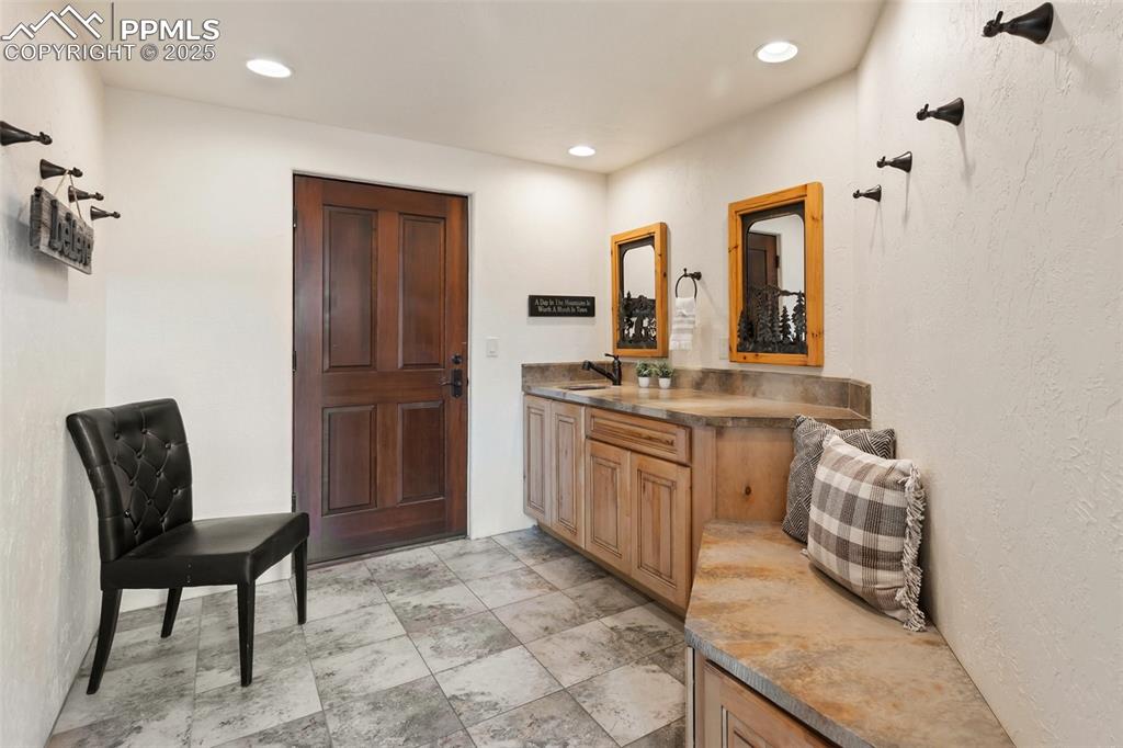 Image 13 of 50: Mud Room