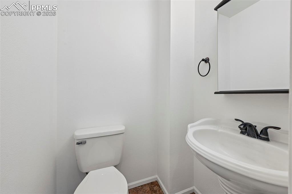 Image 13 of 27: Bathroom