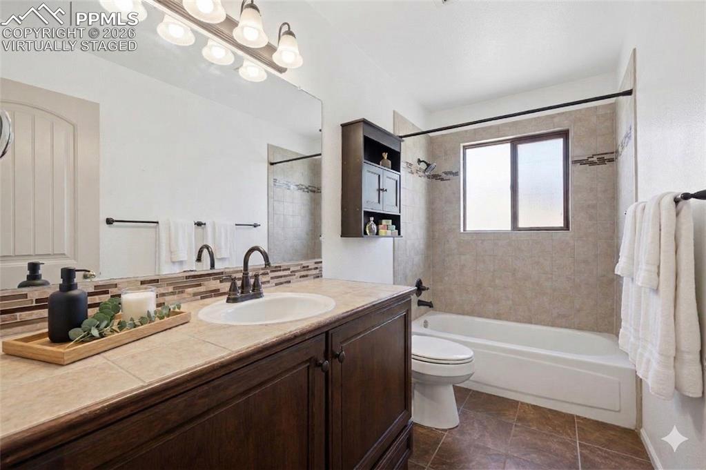 Image 19 of 27: Virtually Staged