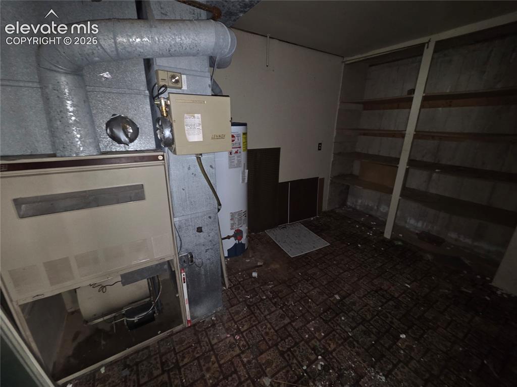 Image 13 of 17: Utility Room