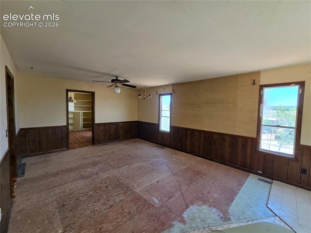 Image 2 of 17: Living Room