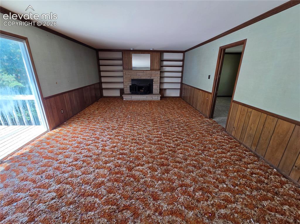 Image 5 of 17: Family Room