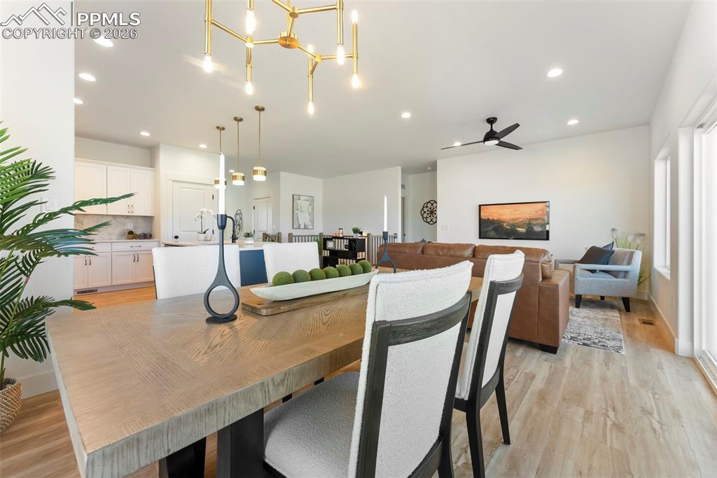 Image 11 of 34: Dining Area