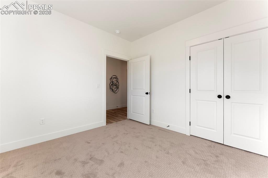 Image 17 of 34: Bedroom