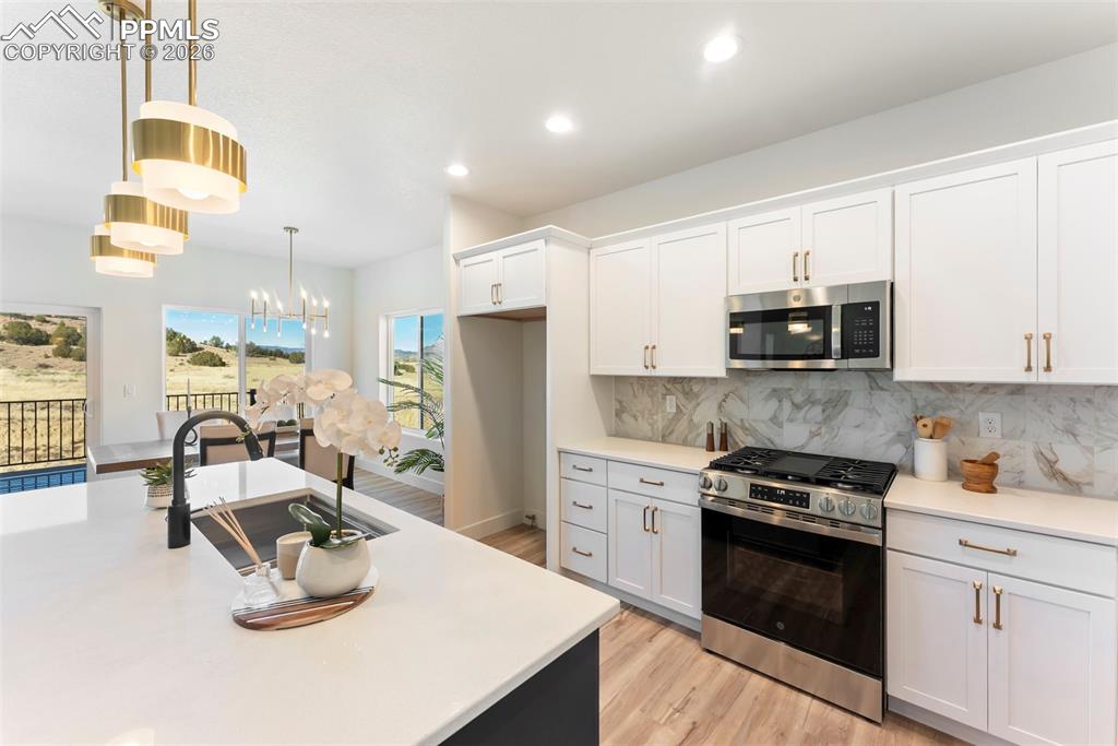 Image 2 of 34: Kitchen