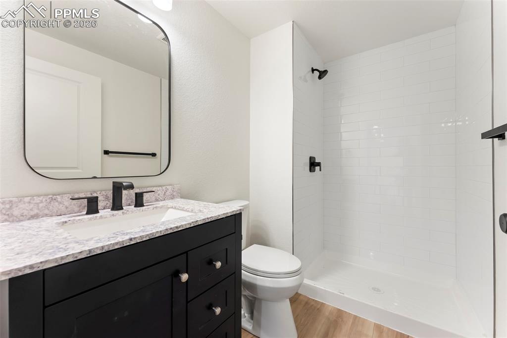 Image 25 of 34: Bathroom