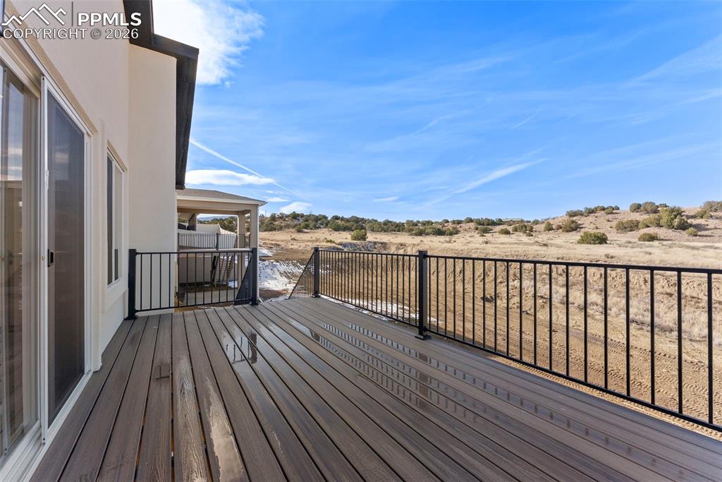 Image 28 of 34: Deck