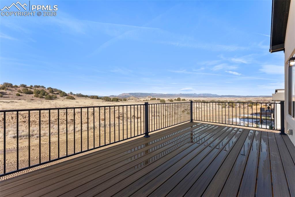 Image 29 of 34: Deck