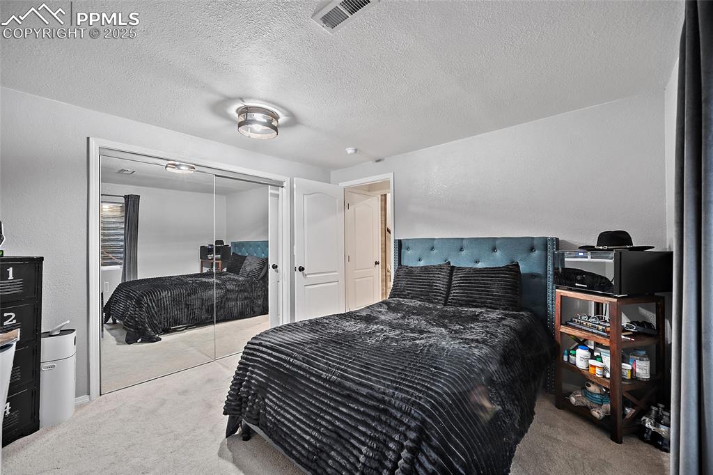 Image 25 of 41: Bedroom