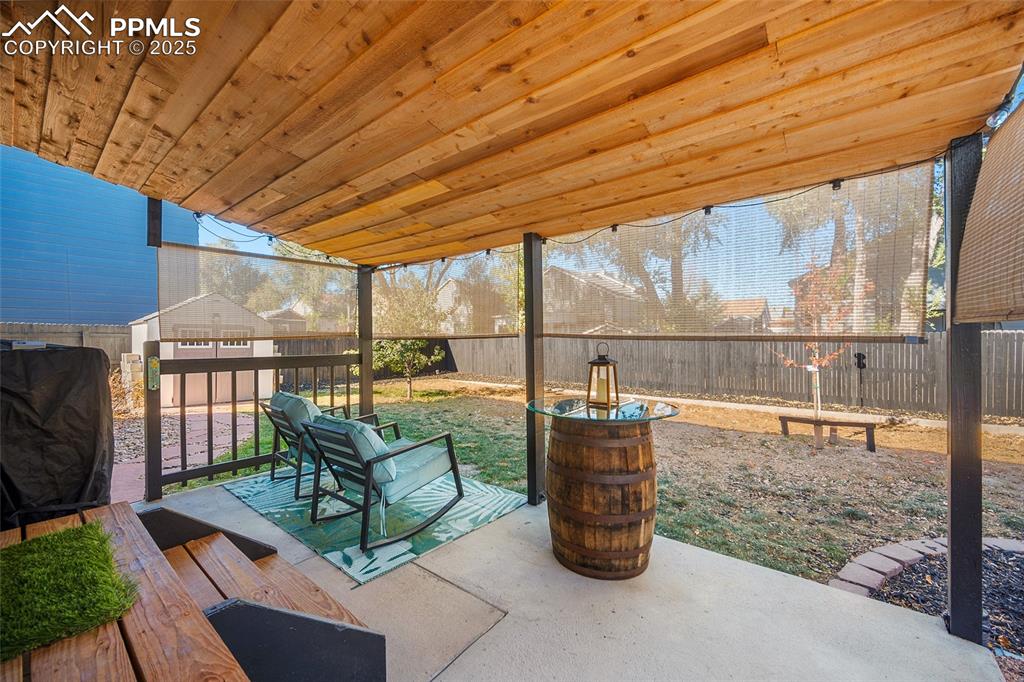 Image 30 of 41: Patio