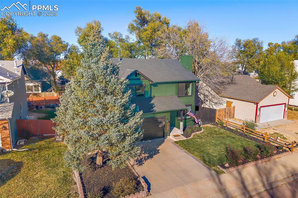 Image 33 of 41: Front of Structure